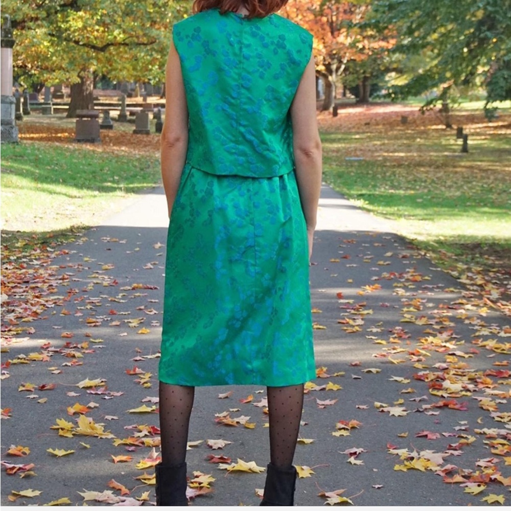 60s Vintage Green Satin Brocade Skirt & Top Matching Set - Picture 4 of 5